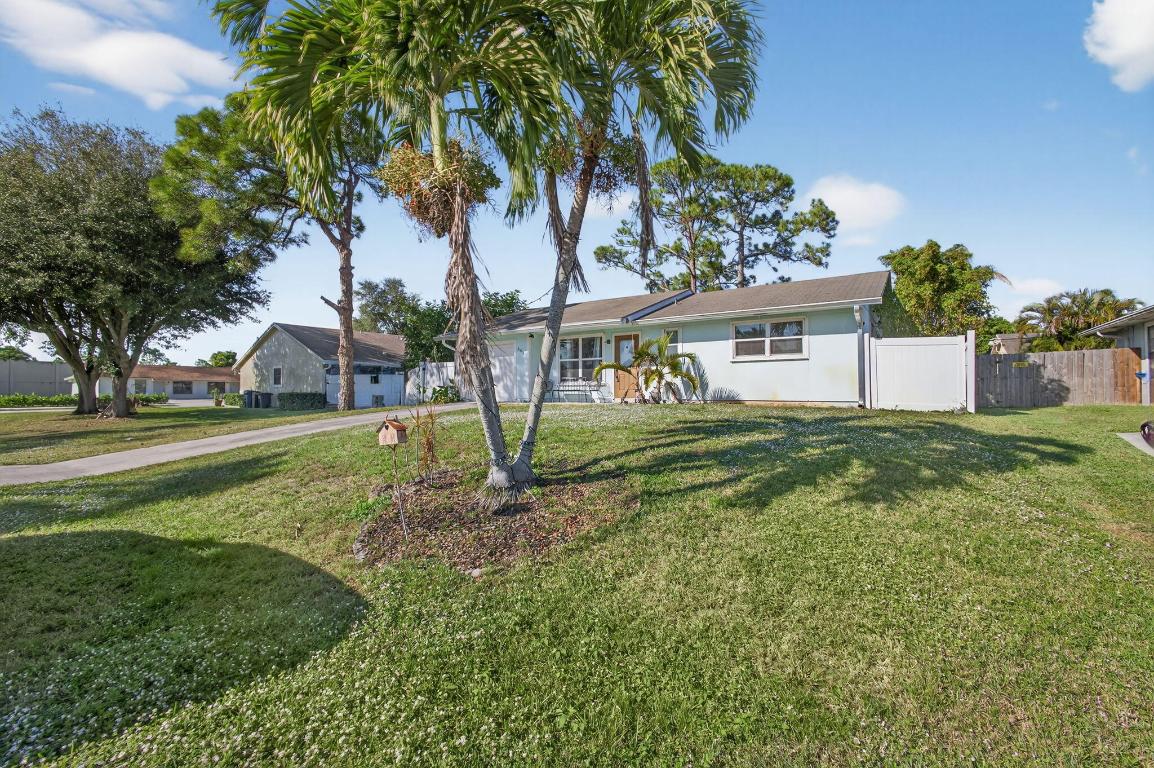 6103 Ebert Jupiter, FL 33458