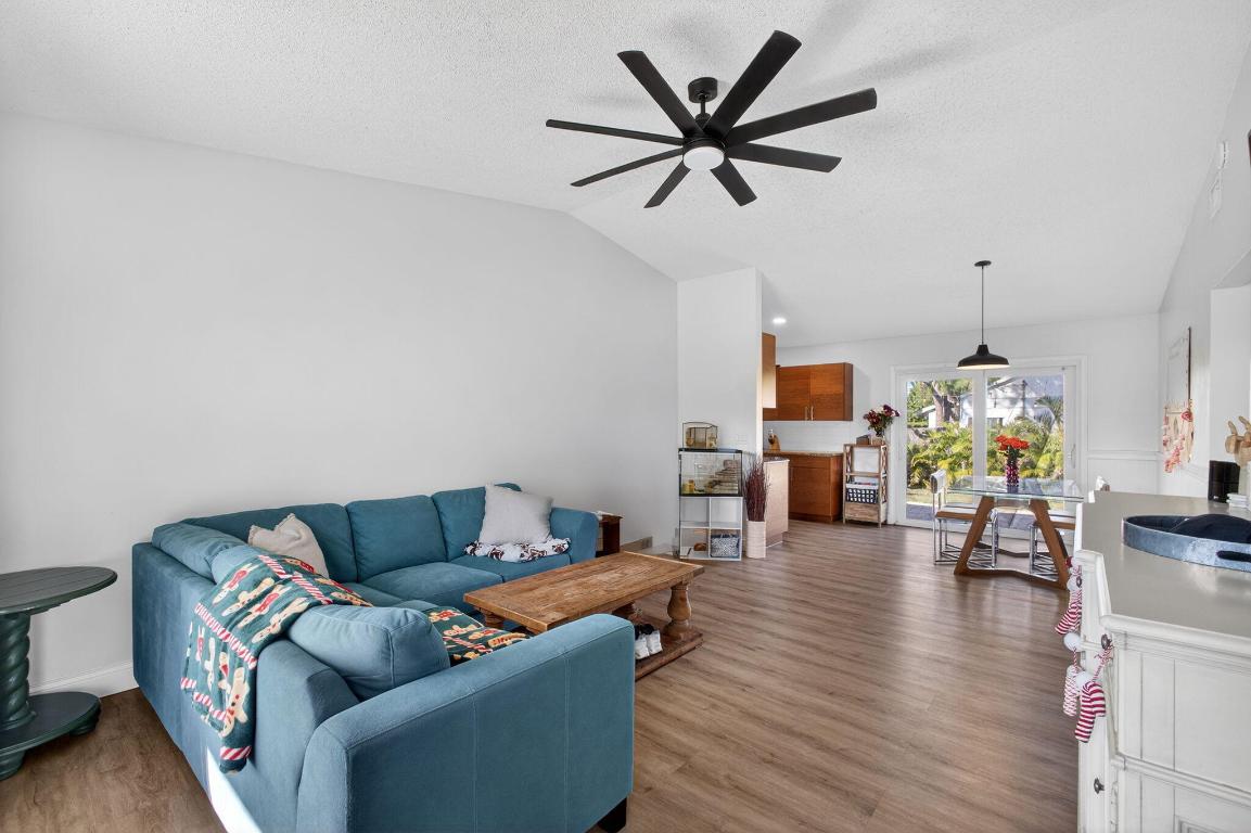 6103 Ebert Jupiter, FL 33458