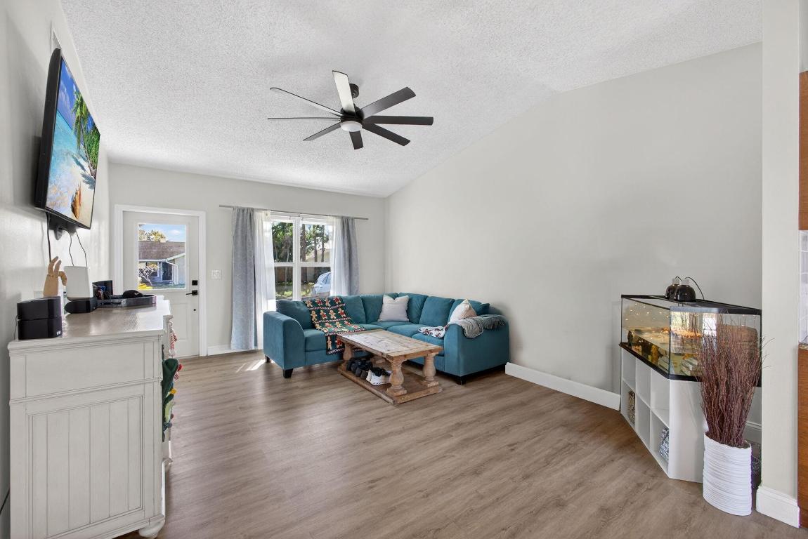 6103 Ebert Jupiter, FL 33458