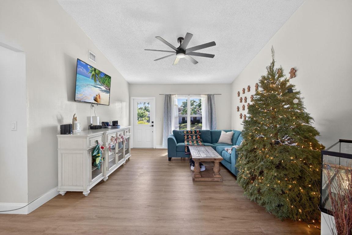 6103 Ebert Jupiter, FL 33458