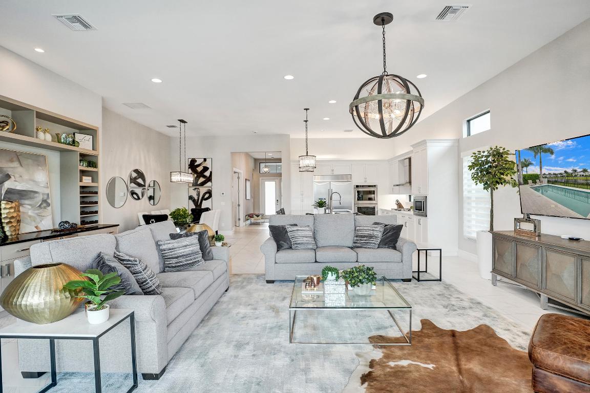 9052 Chauvet Boca Raton, FL 33496