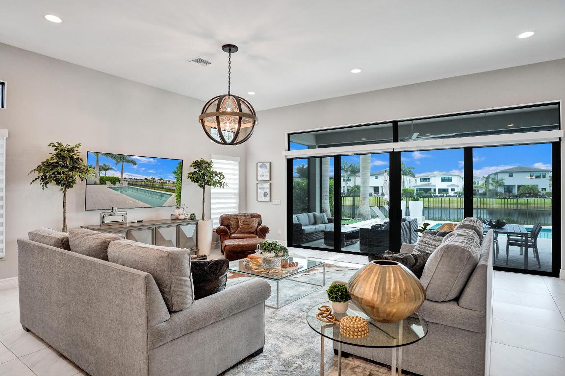 9052 Chauvet Boca Raton, FL 33496