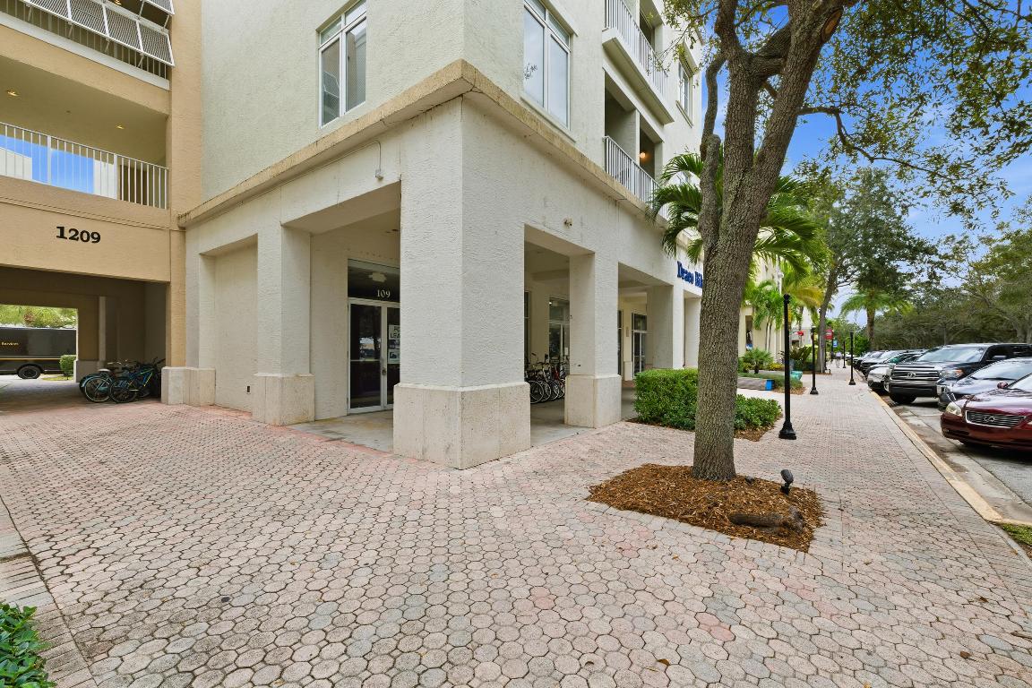 1209 Main #301 Jupiter, FL 33458