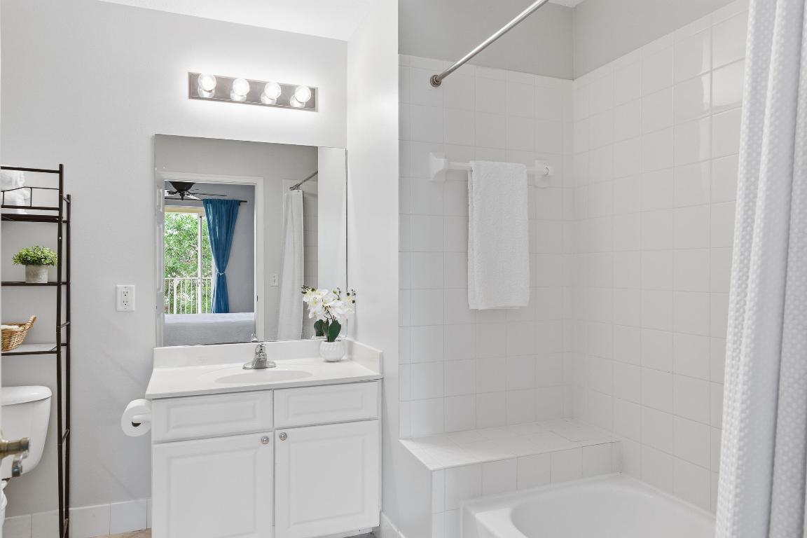 1209 Main #301 Jupiter, FL 33458