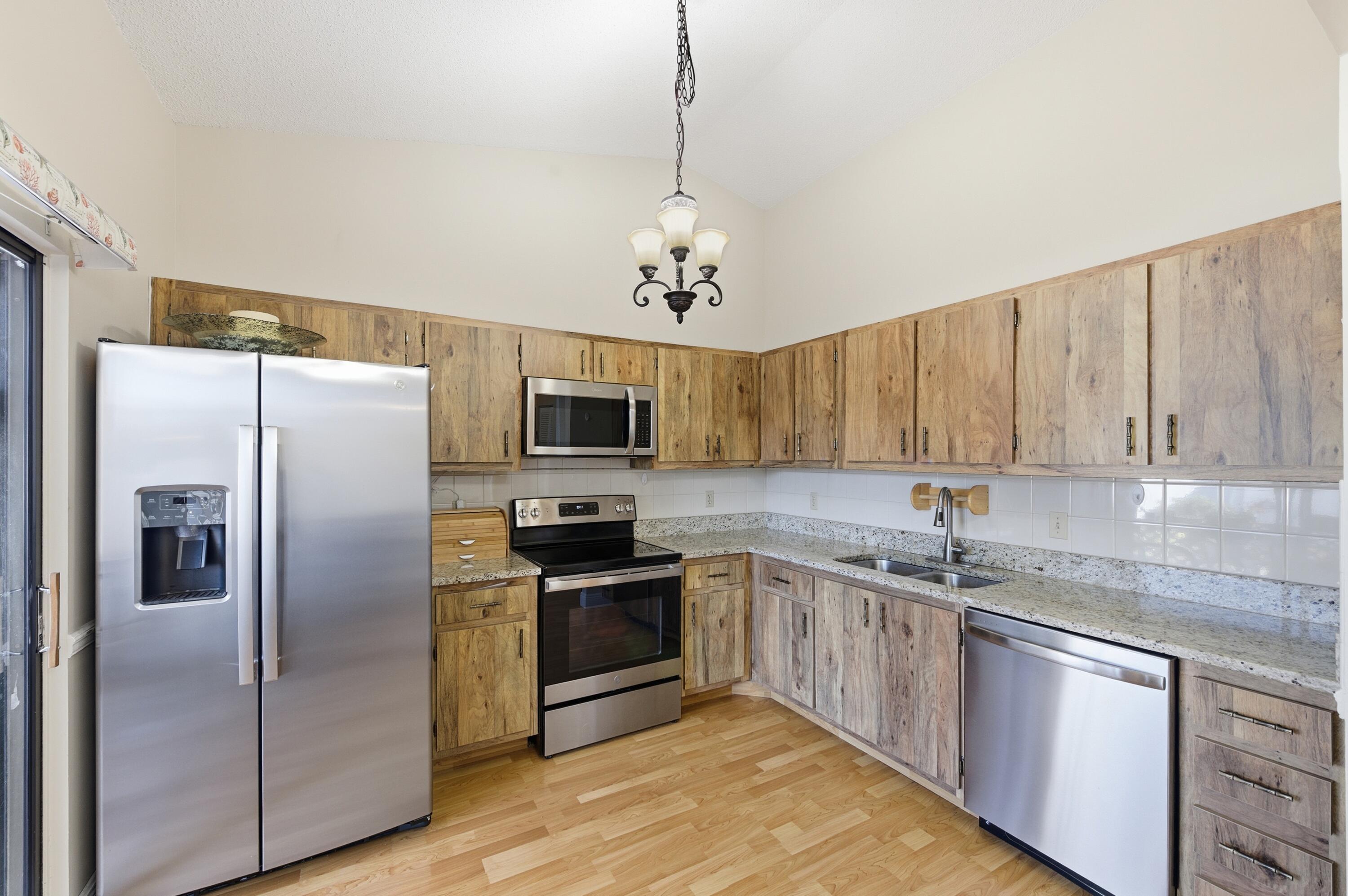 406 Lakewood #4a Jupiter, FL 33458