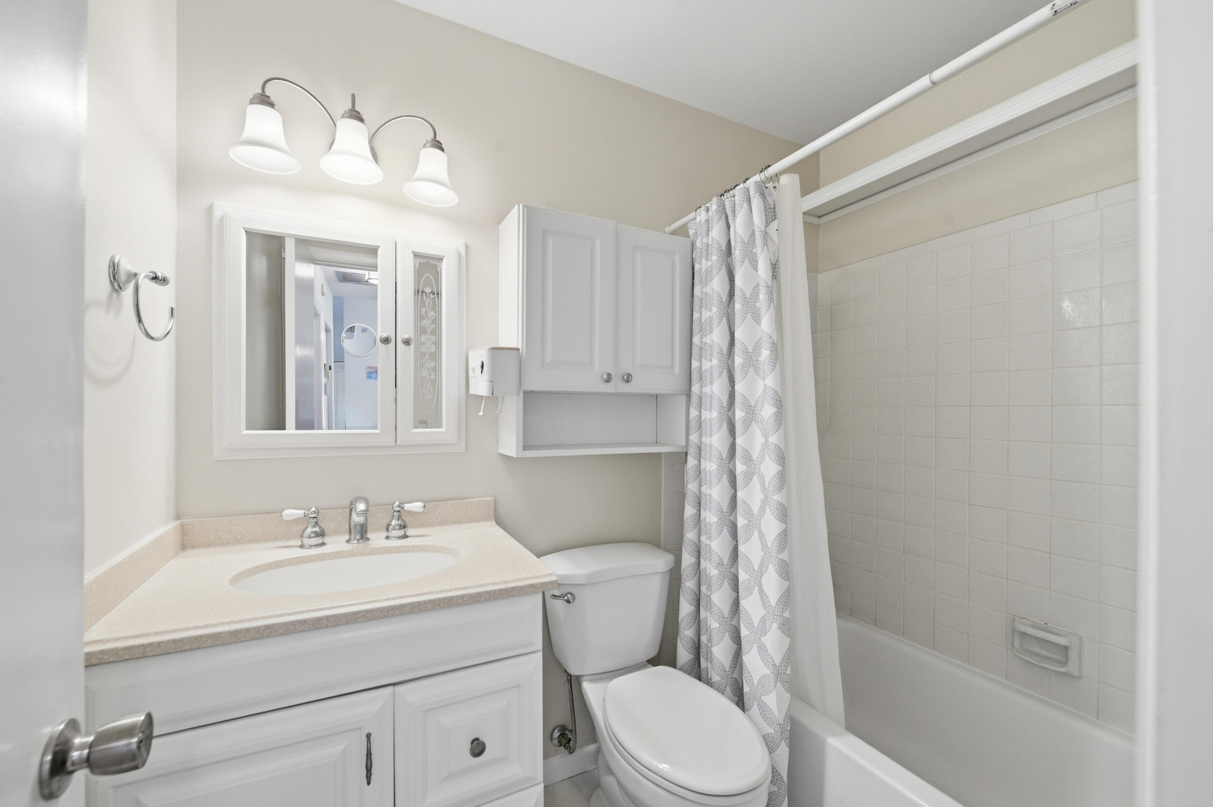 406 Lakewood #4a Jupiter, FL 33458