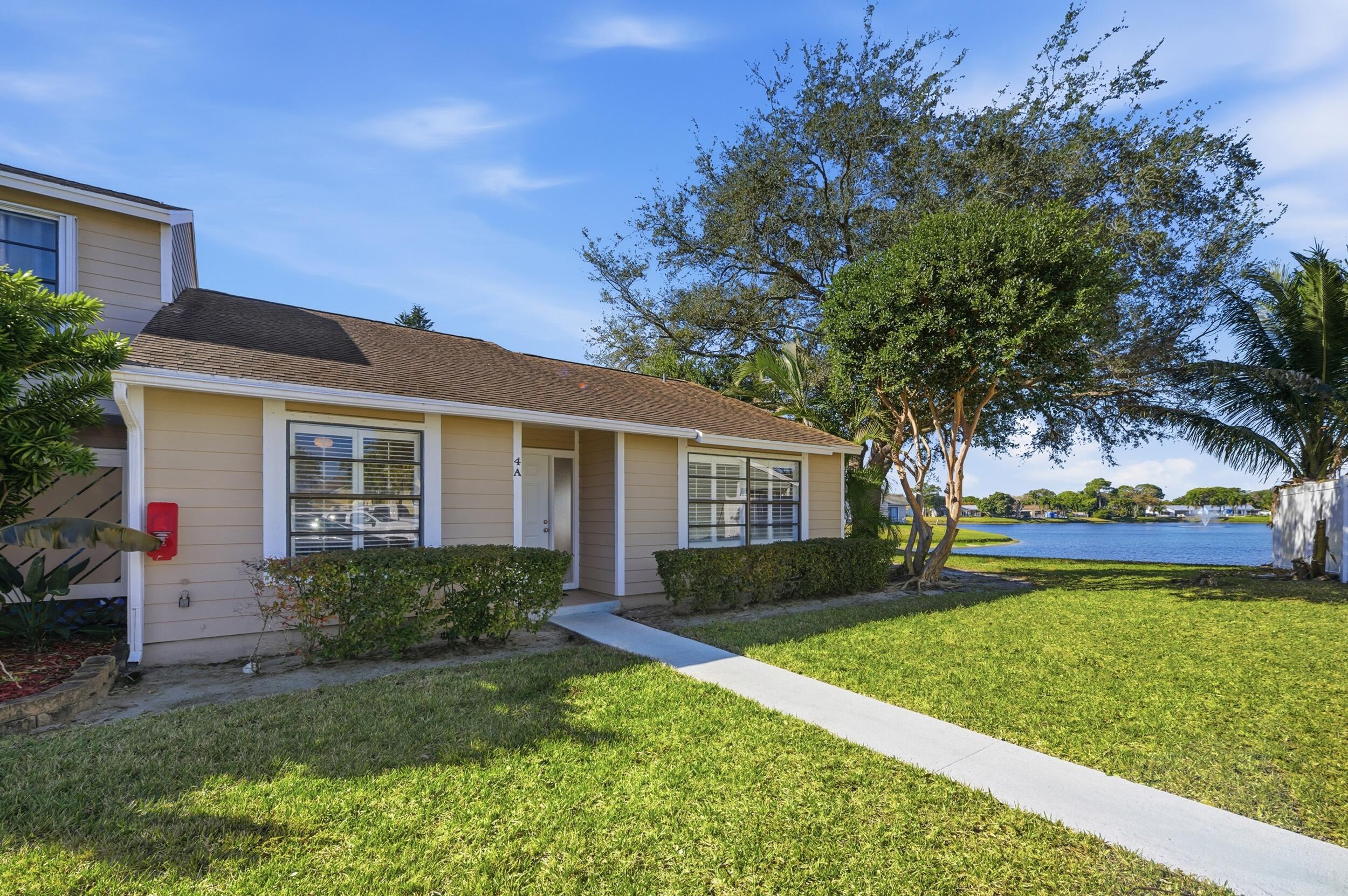 406 Lakewood #4a Jupiter, FL 33458