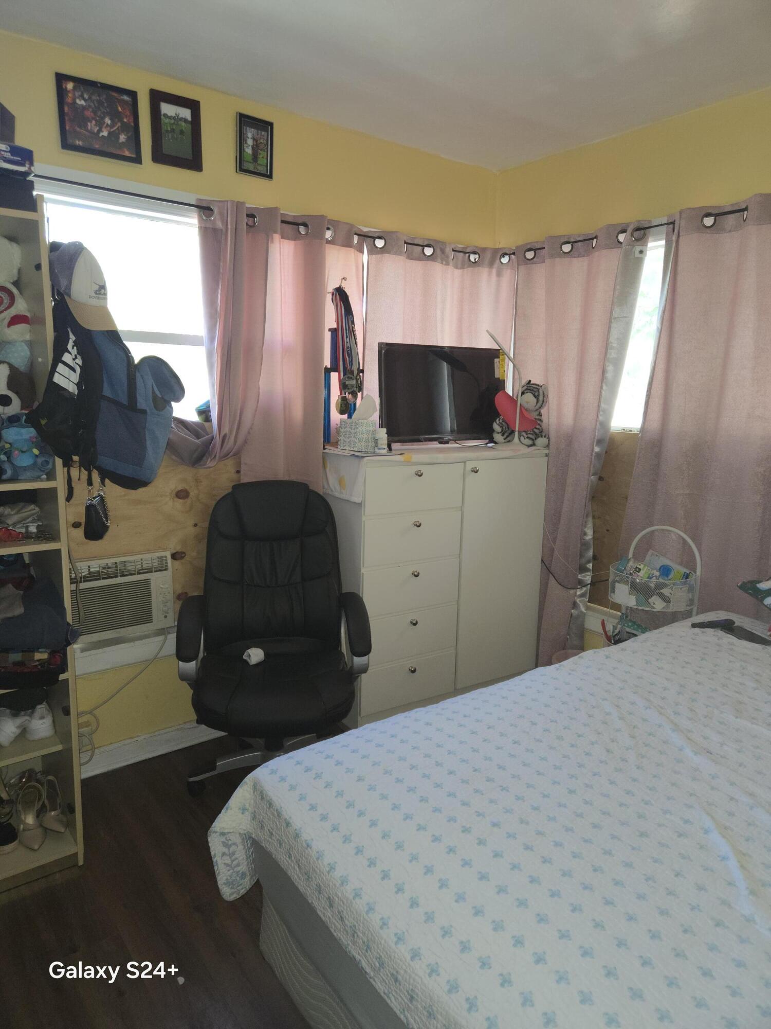 606 S Pine Lake Worth, FL 33460