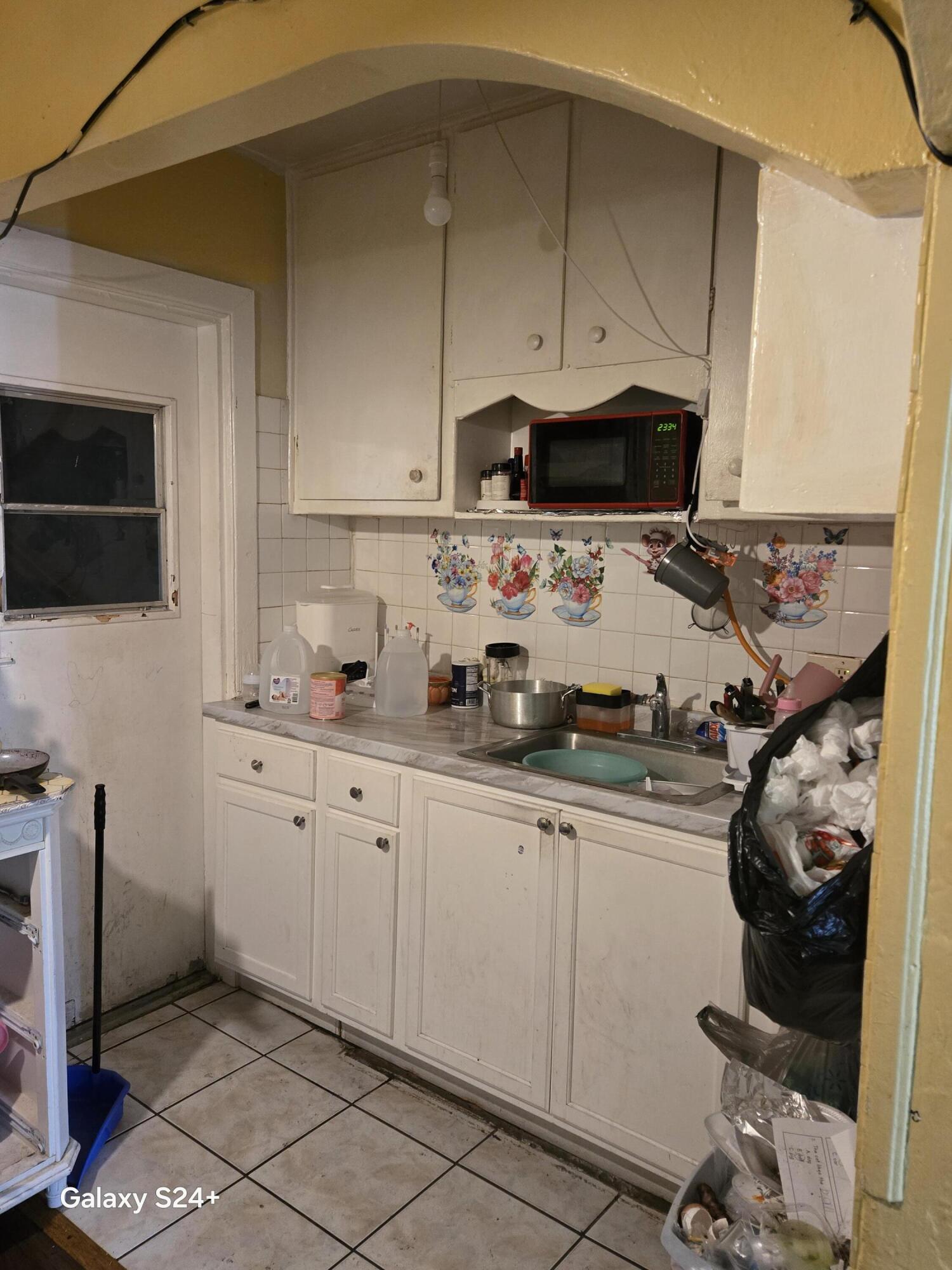 606 S Pine Lake Worth, FL 33460