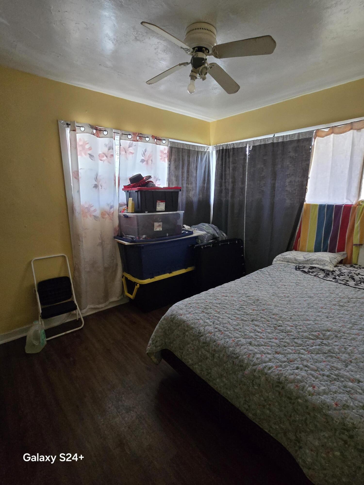 606 S Pine Lake Worth, FL 33460