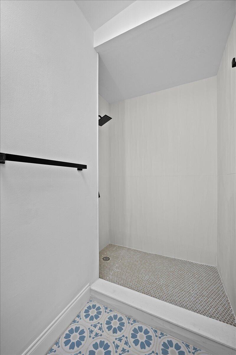 2585 Lorraine North Palm Beach, FL 33403