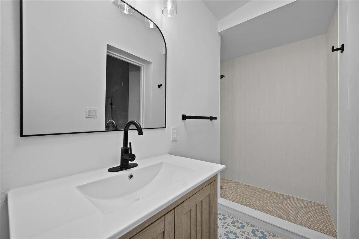 2585 Lorraine North Palm Beach, FL 33403