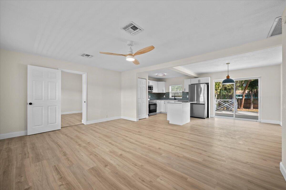 2585 Lorraine North Palm Beach, FL 33403