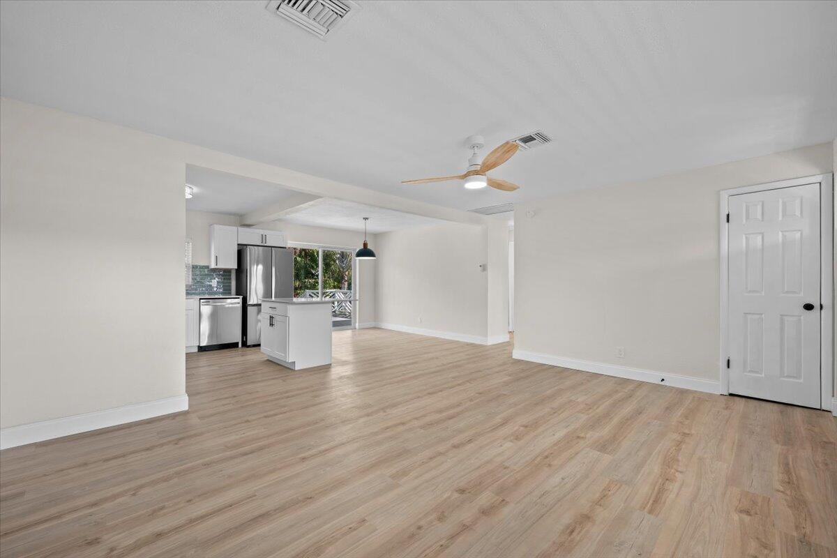 2585 Lorraine North Palm Beach, FL 33403