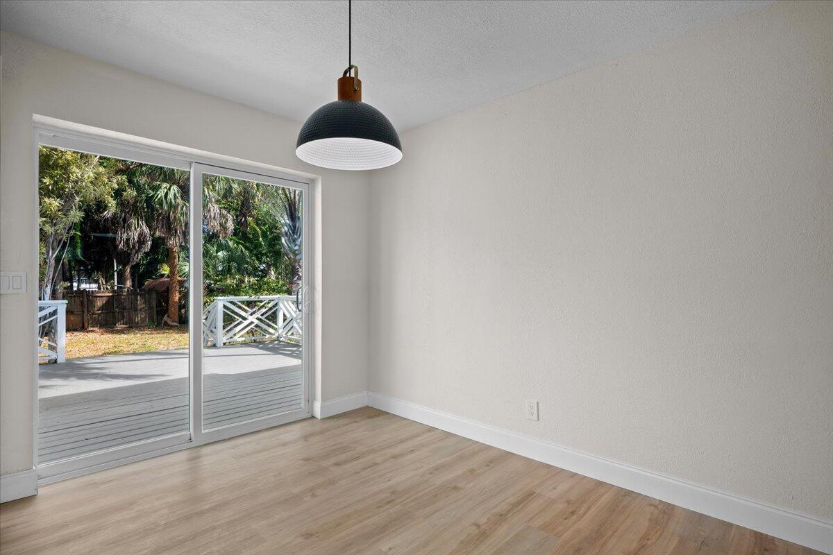 2585 Lorraine North Palm Beach, FL 33403