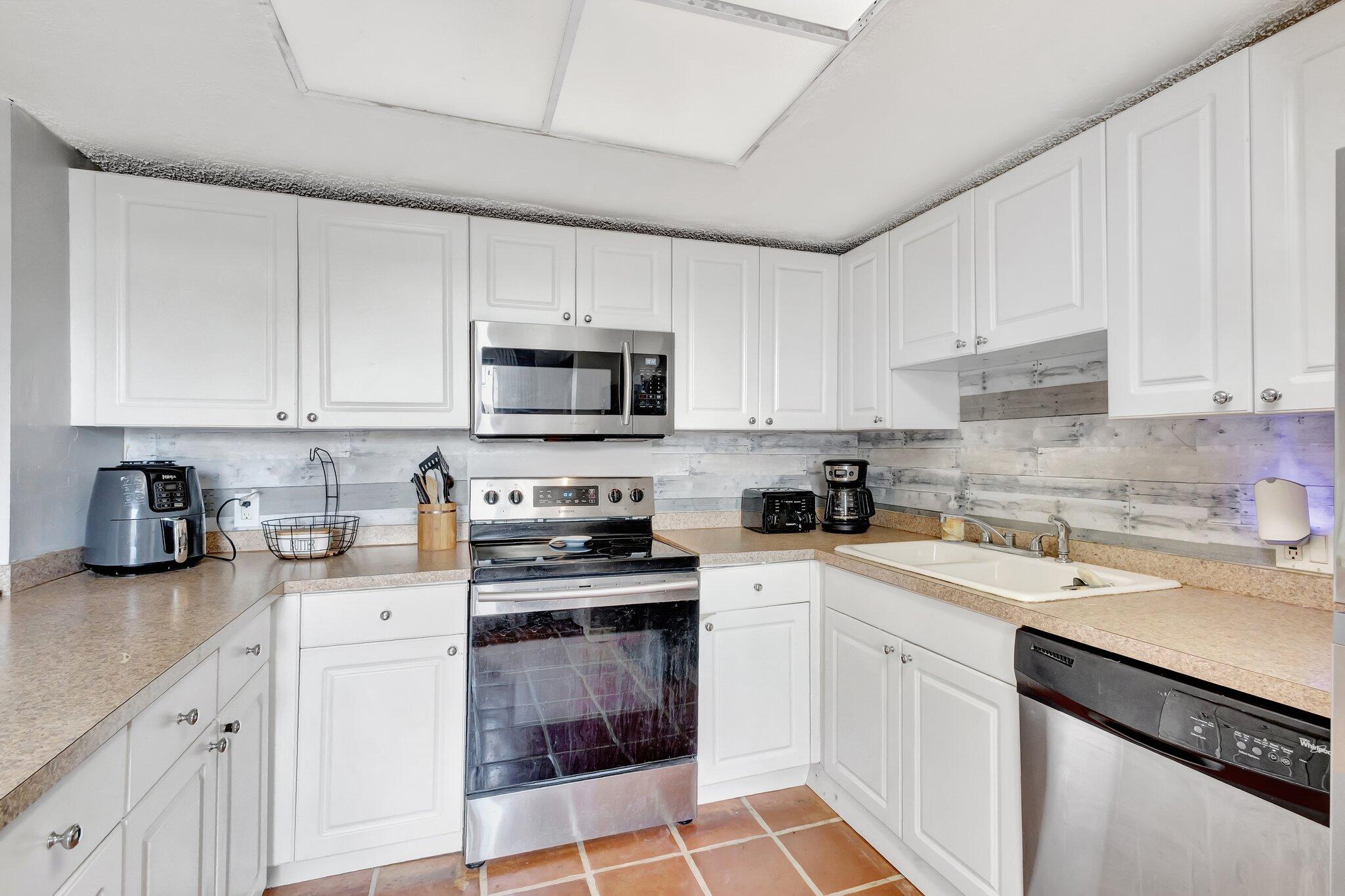 1586 Shaker Wellington, FL 33414