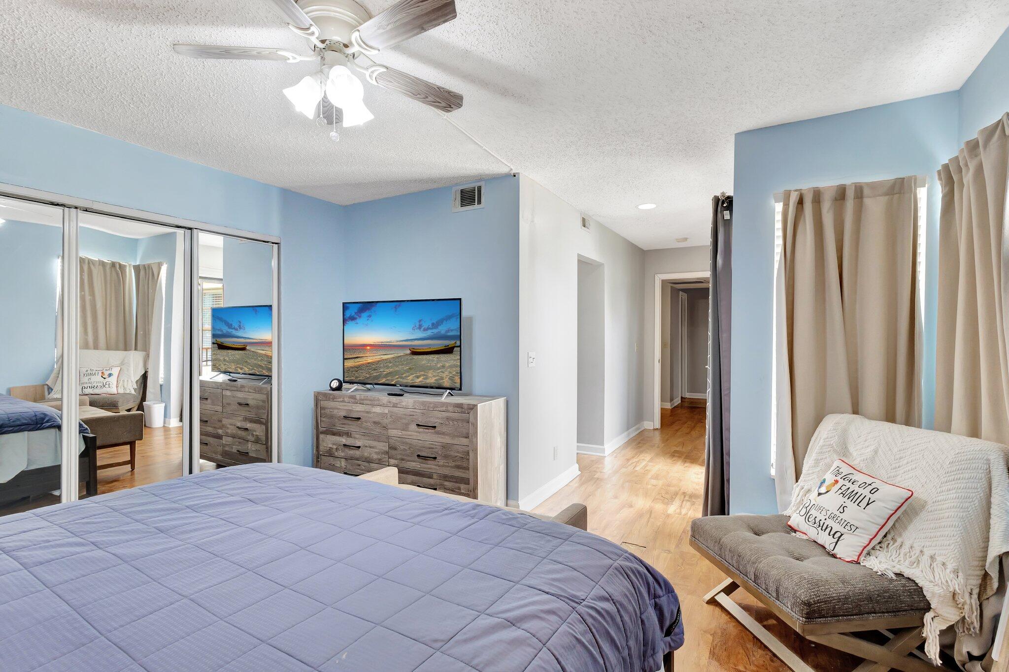 1586 Shaker Wellington, FL 33414