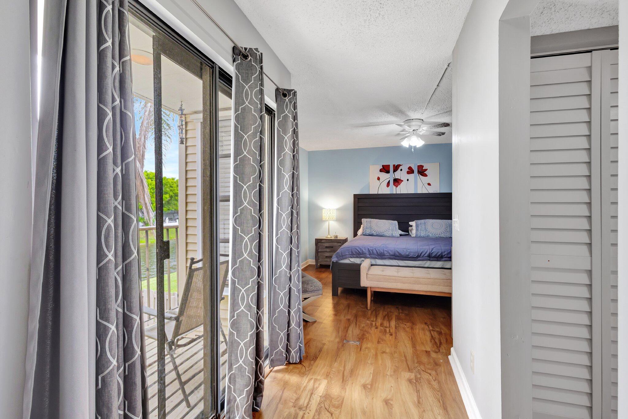 1586 Shaker Wellington, FL 33414