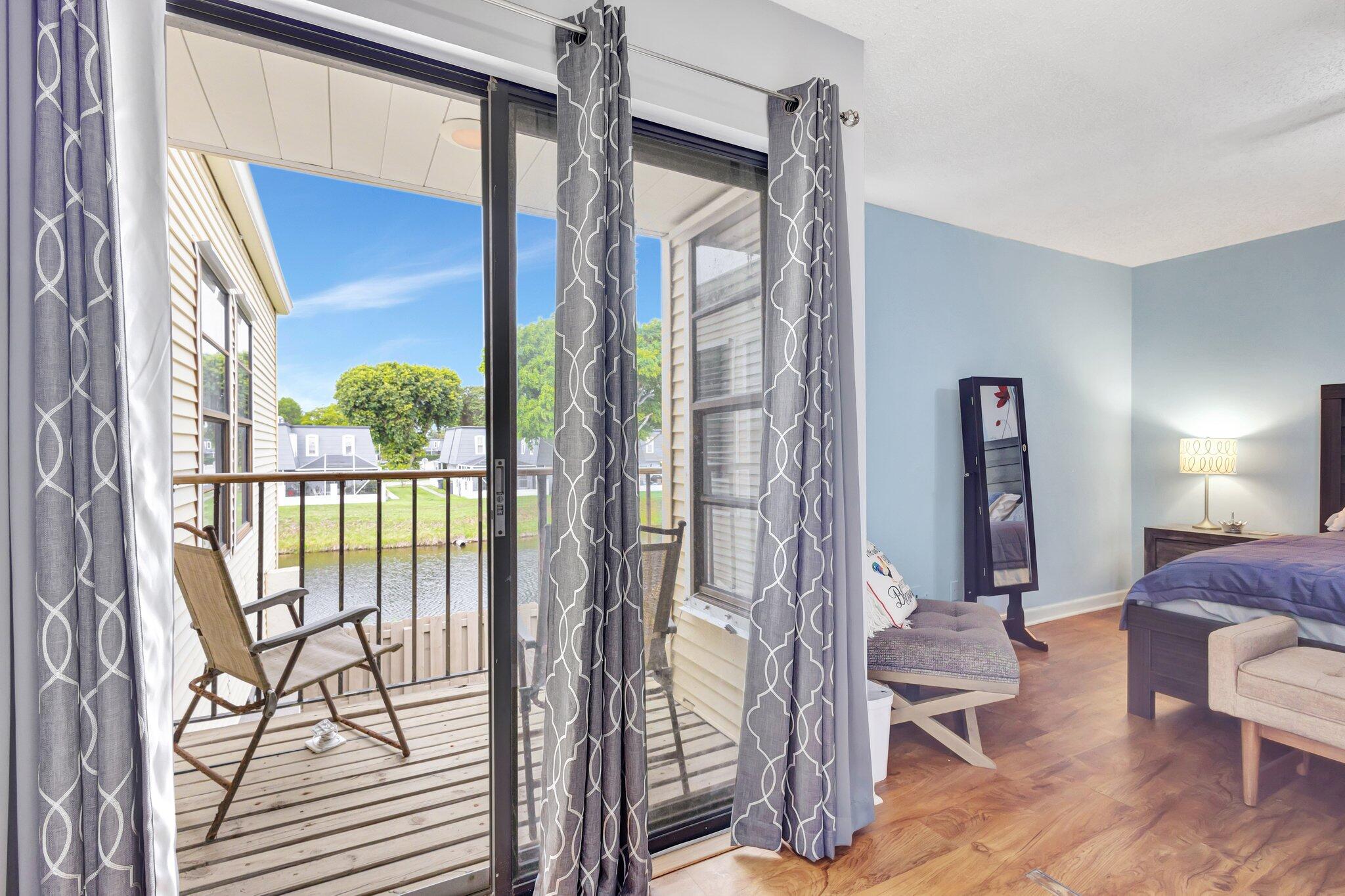 1586 Shaker Wellington, FL 33414