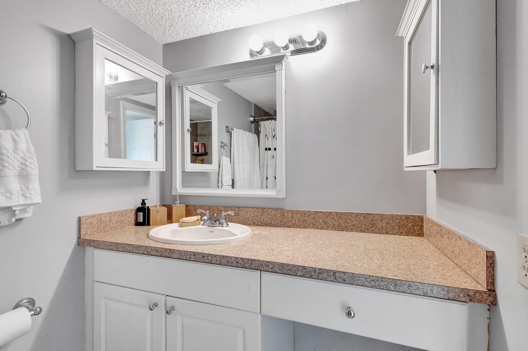 1586 Shaker Wellington, FL 33414