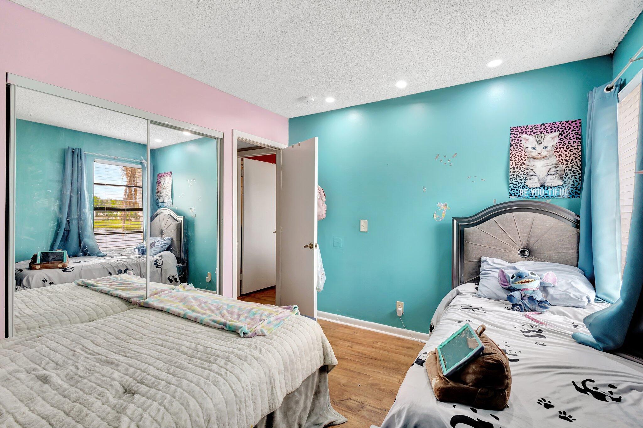 1586 Shaker Wellington, FL 33414