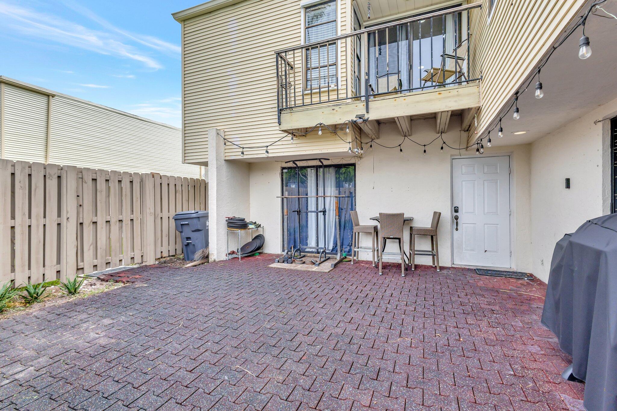 1586 Shaker Wellington, FL 33414