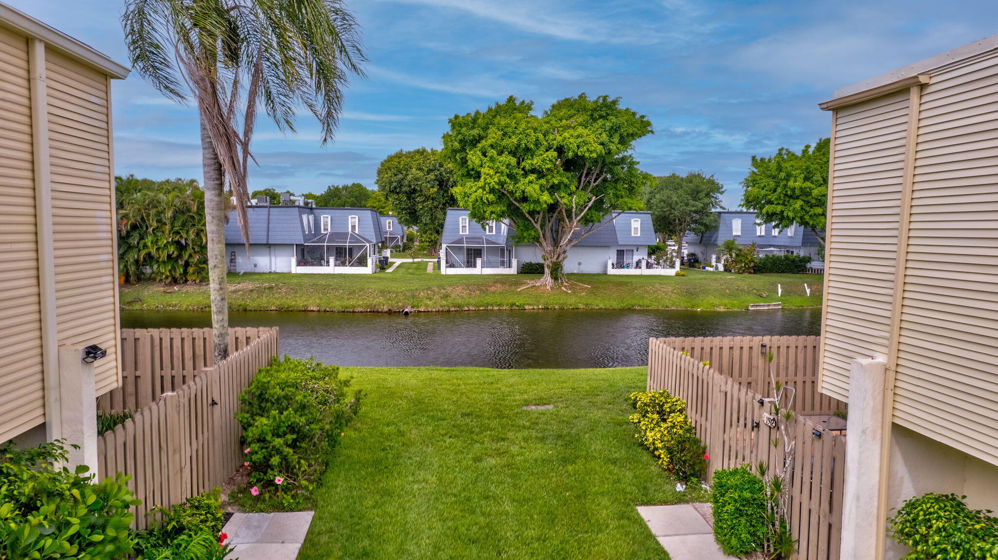 1586 Shaker Wellington, FL 33414