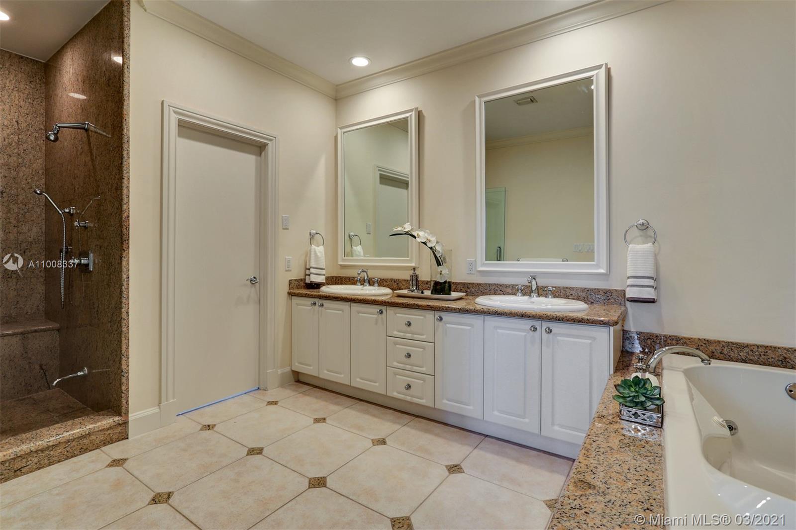 3520 Bayshore Villas Dr Miami, FL 33133