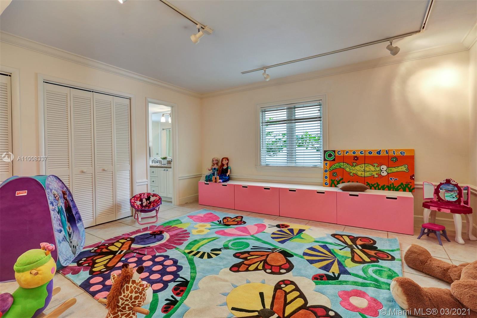 3520 Bayshore Villas Dr Miami, FL 33133