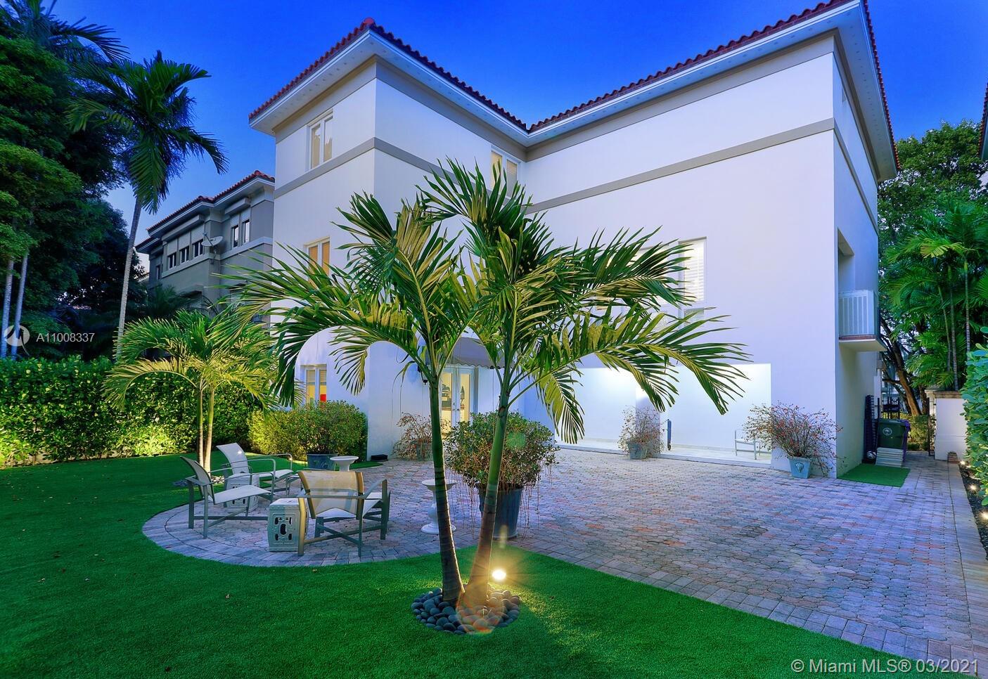 3520 Bayshore Villas Dr Miami, FL 33133