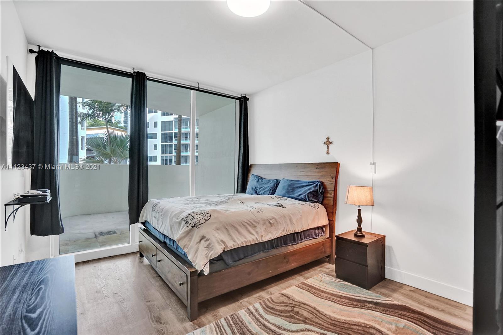 218 SE 14th St #804 Miami, FL 33131