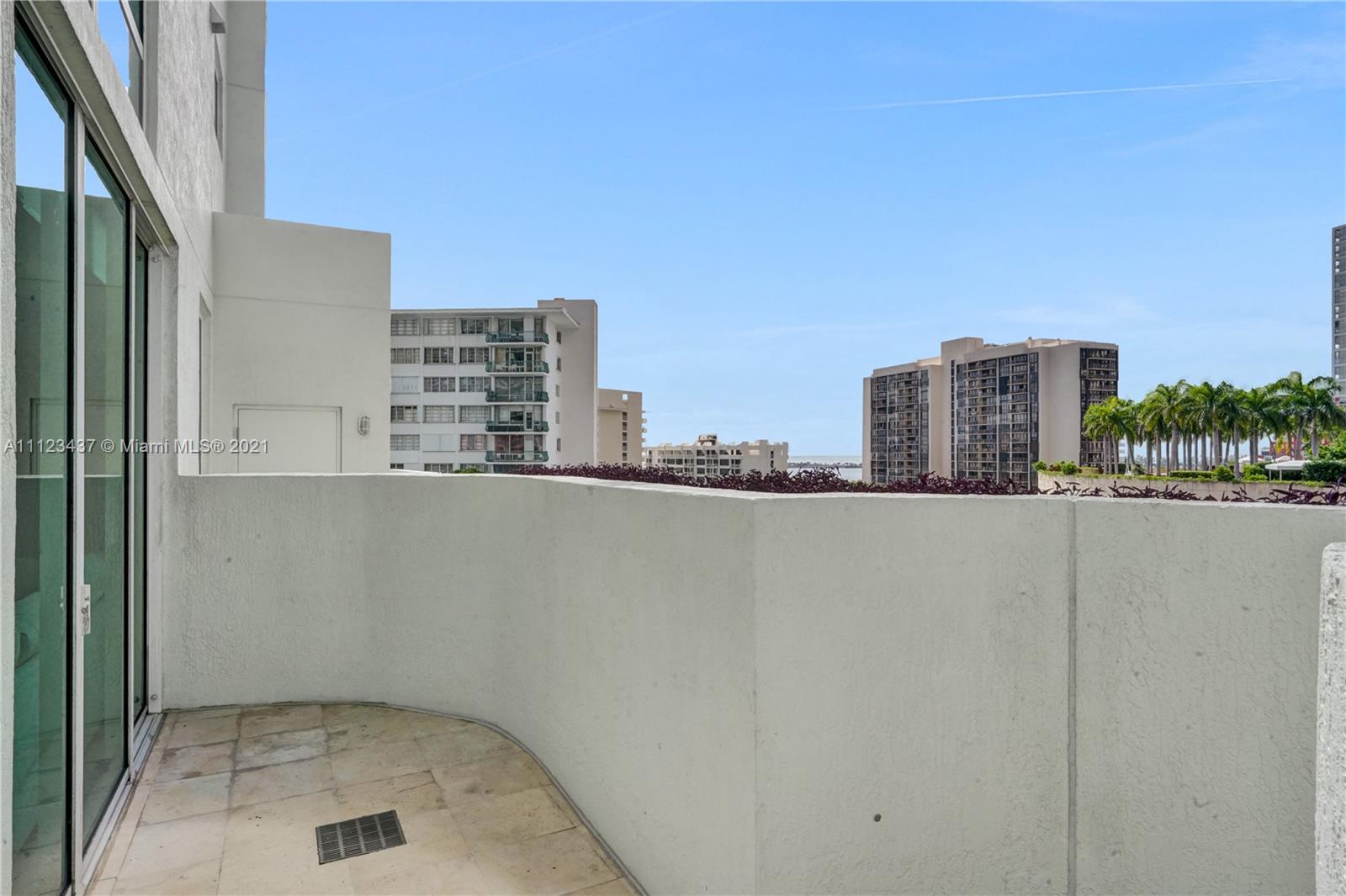 218 SE 14th St #804 Miami, FL 33131