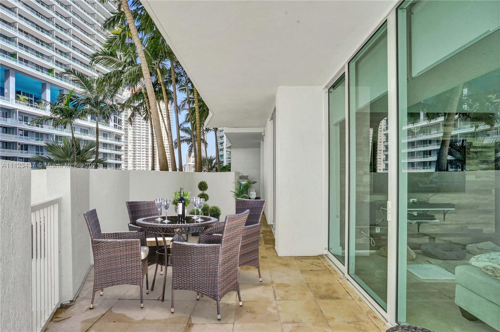 218 SE 14th St #804 Miami, FL 33131