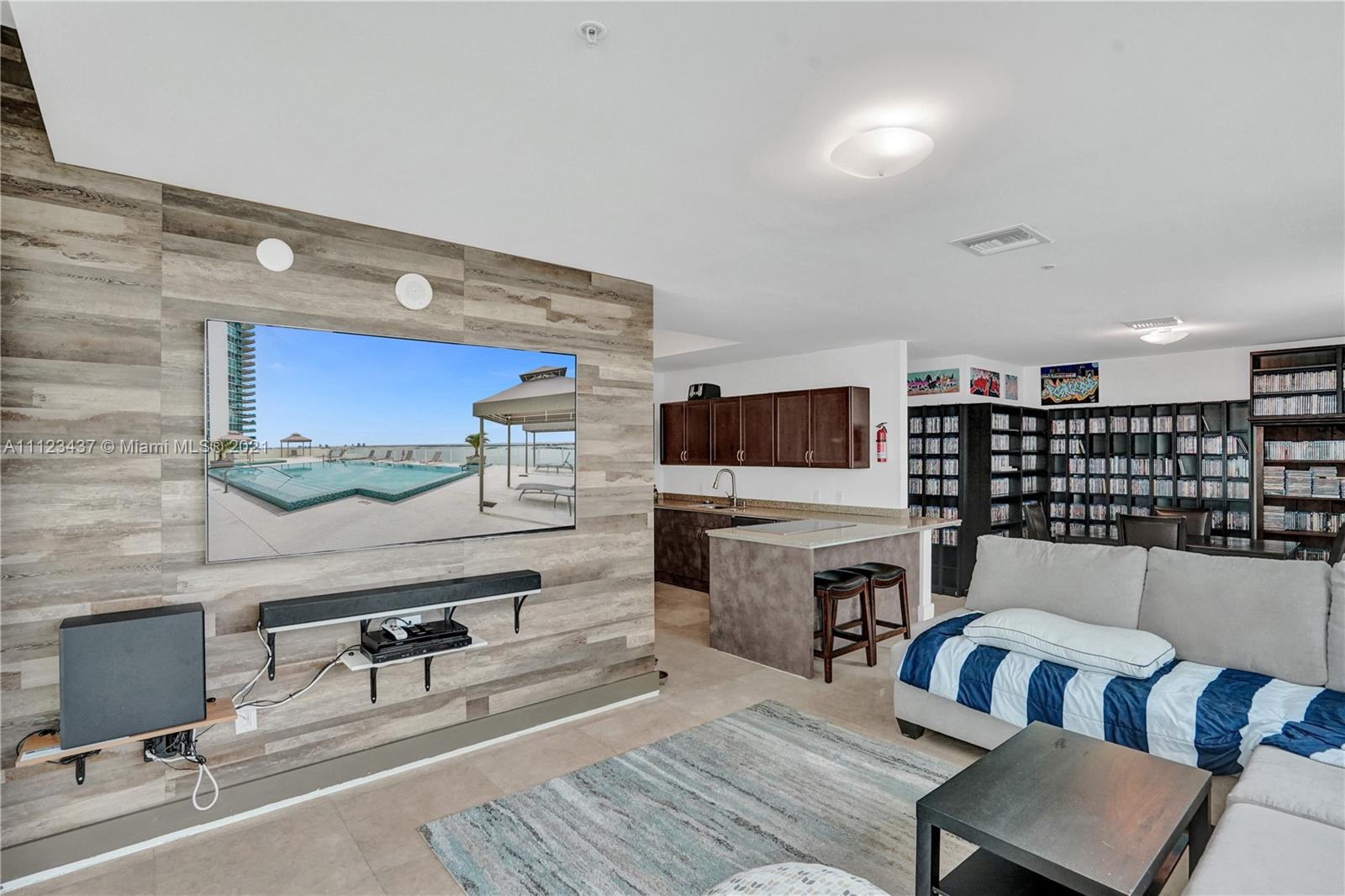 218 SE 14th St #804 Miami, FL 33131