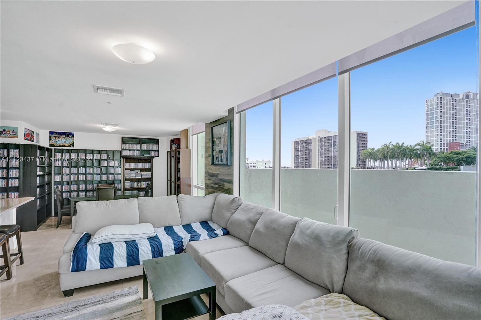 218 SE 14th St #804 Miami, FL 33131