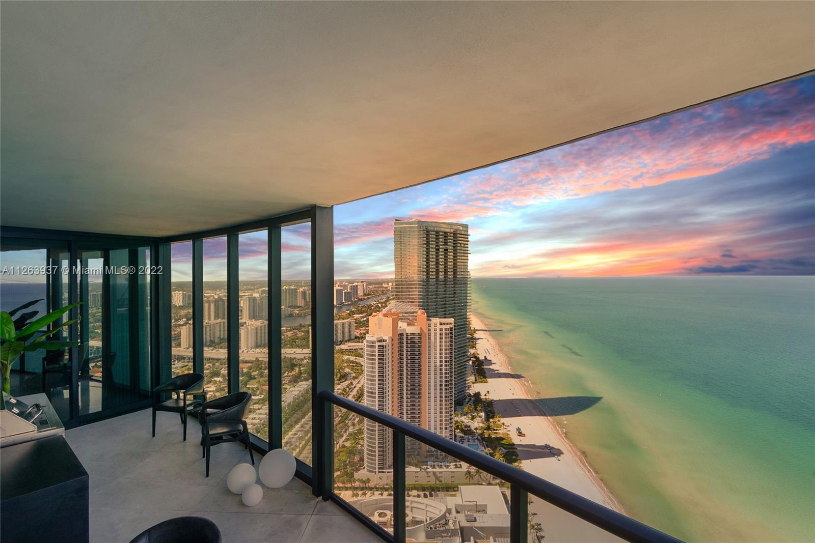 18555 Collins Ave #4305