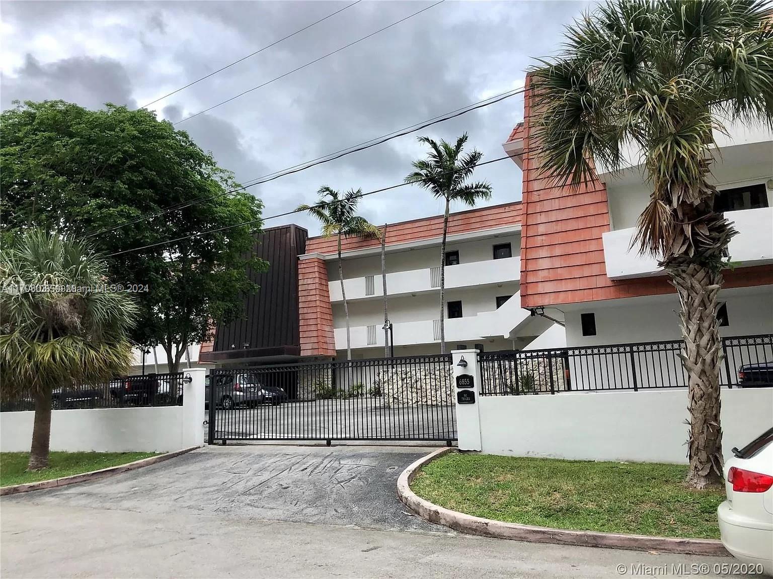 Casa de Condomínio