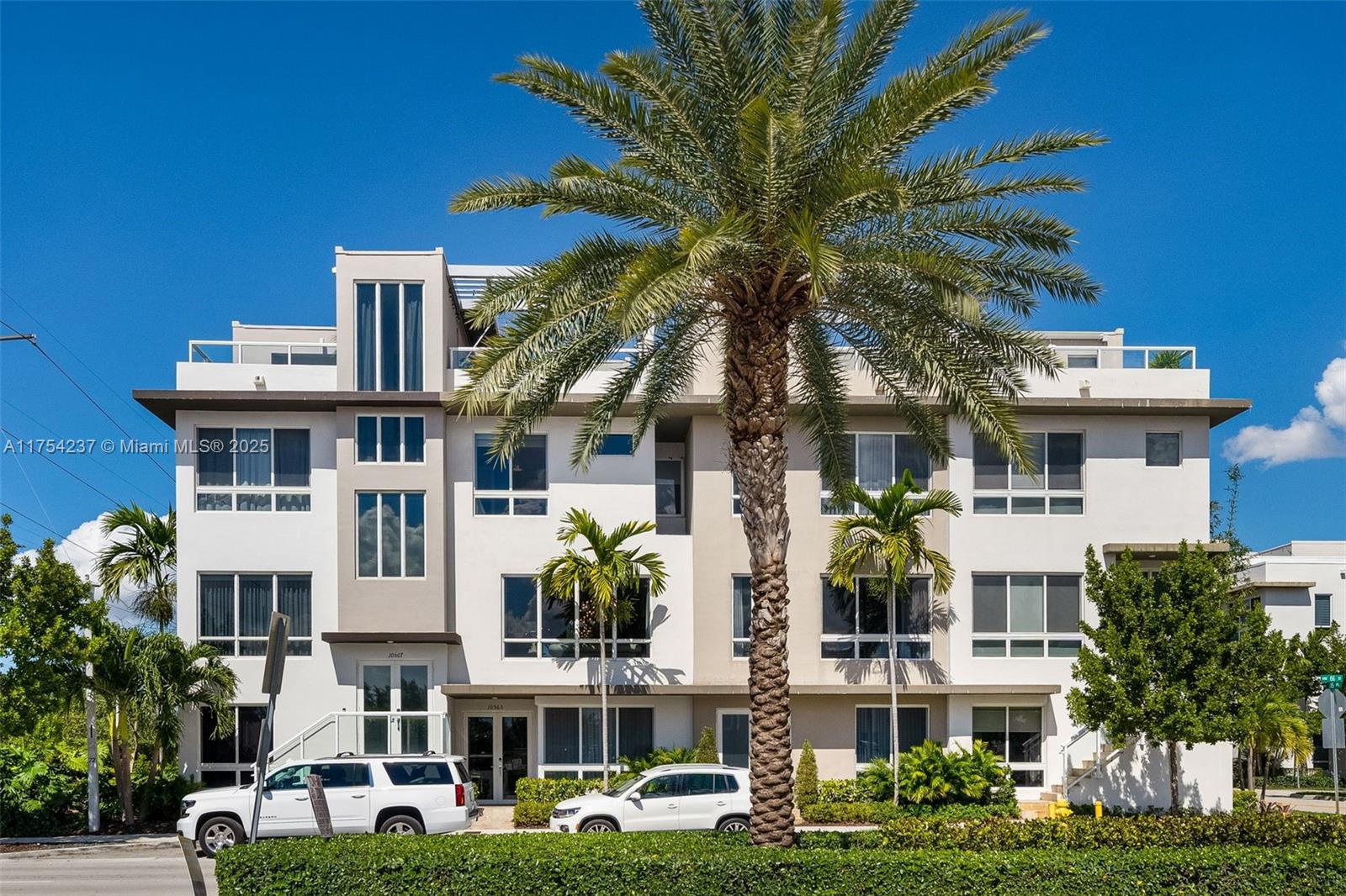 10563 NW 66th St #. Doral, FL 33178