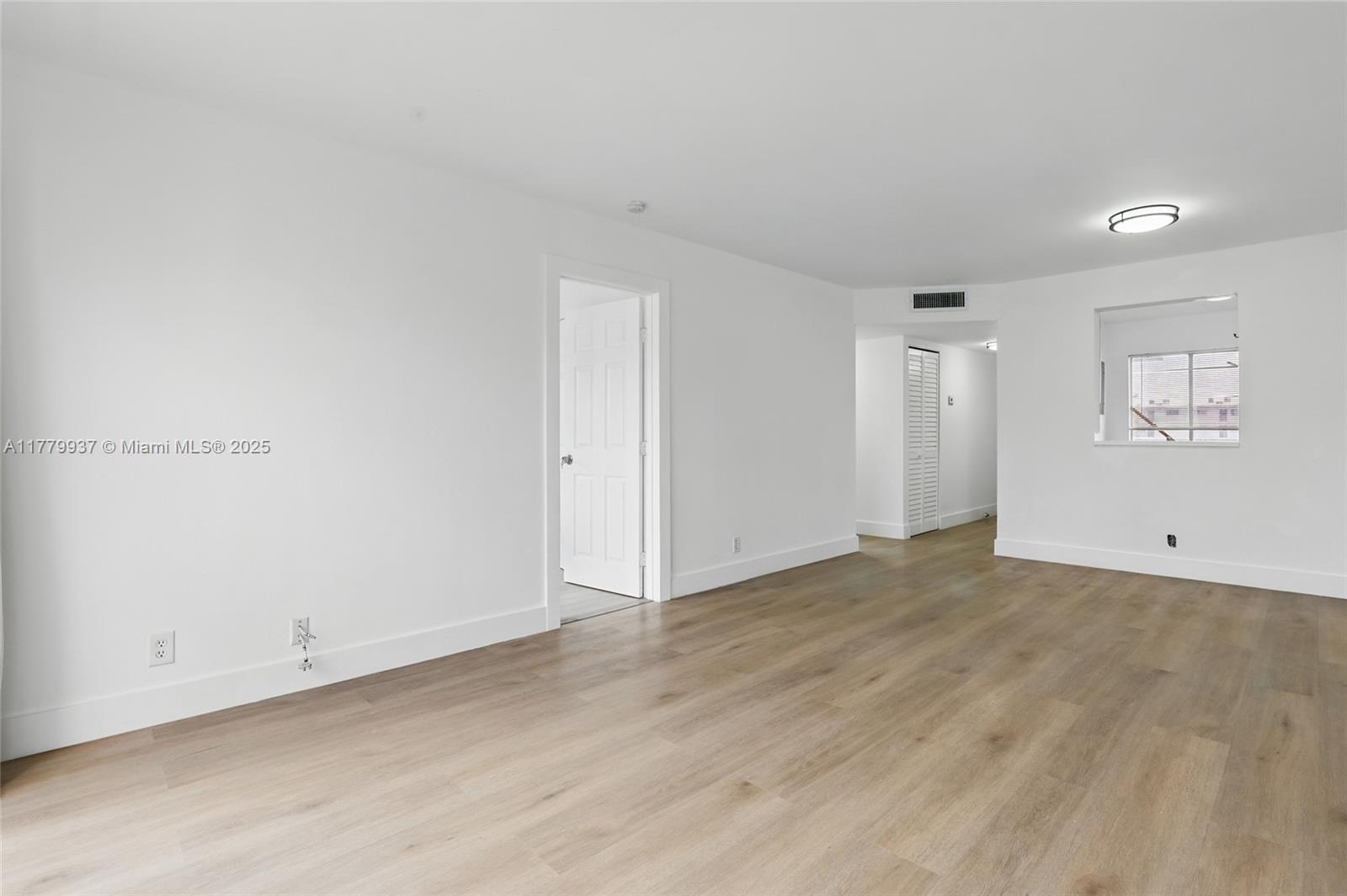 image Lakeshore At University9