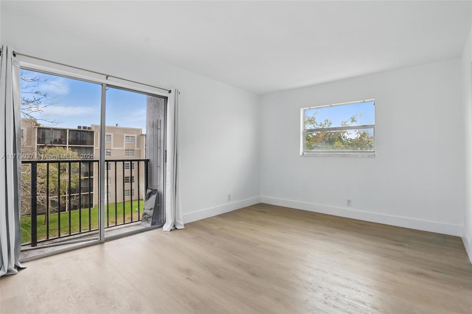 image Lakeshore At University13