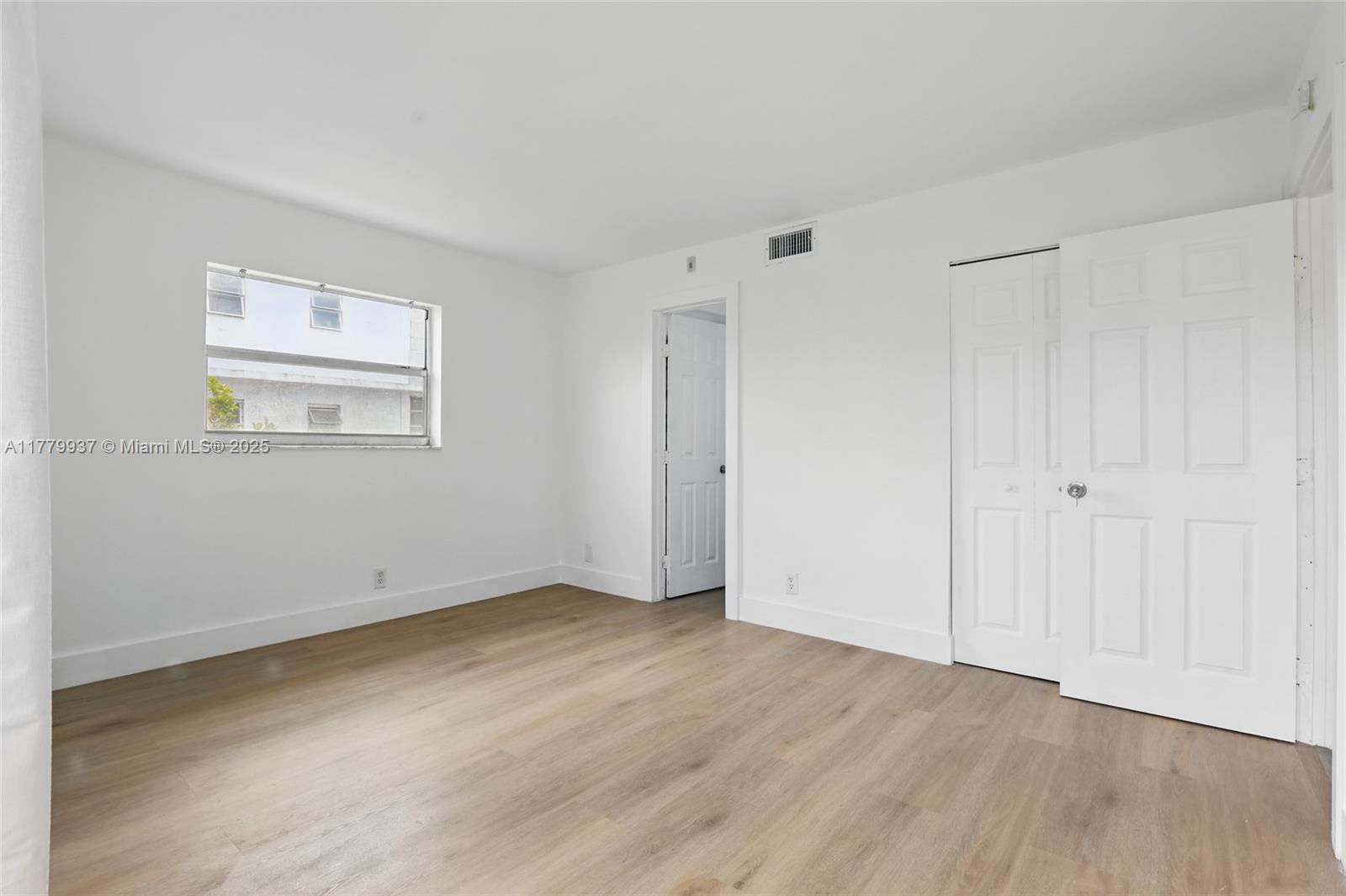 image Lakeshore At University14