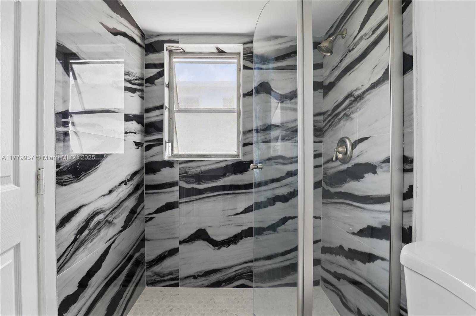 image Lakeshore At University18