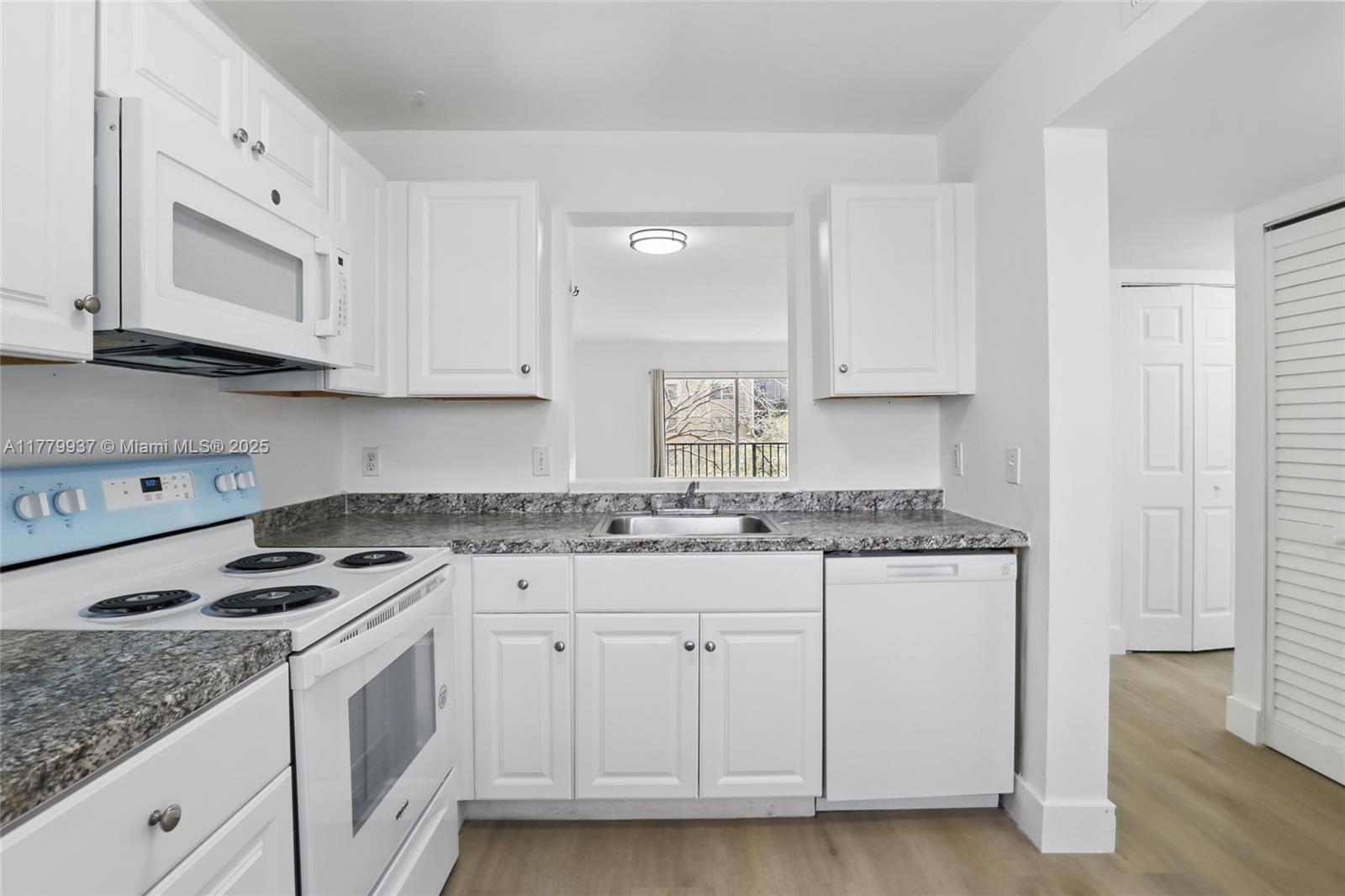 image Lakeshore At University26