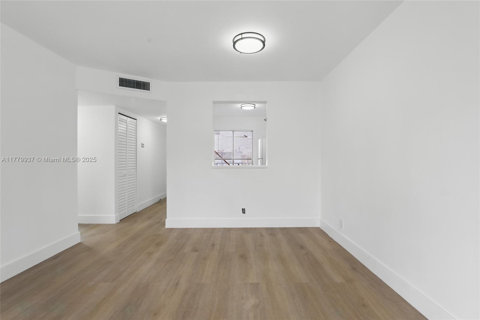 image Lakeshore At University8