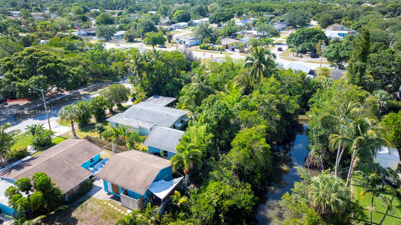 602 S Caloosahatchee Ave Jupiter, FL 33458