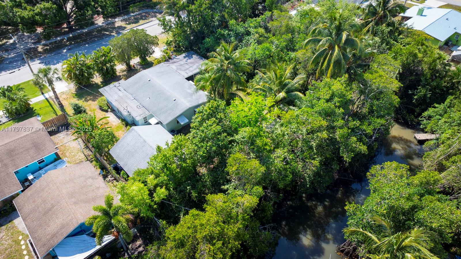 602 S Caloosahatchee Ave Jupiter, FL 33458