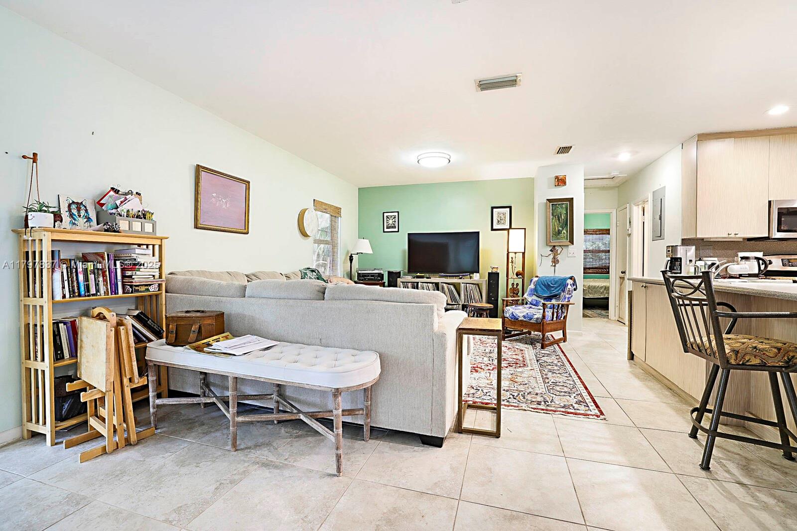 602 S Caloosahatchee Ave Jupiter, FL 33458