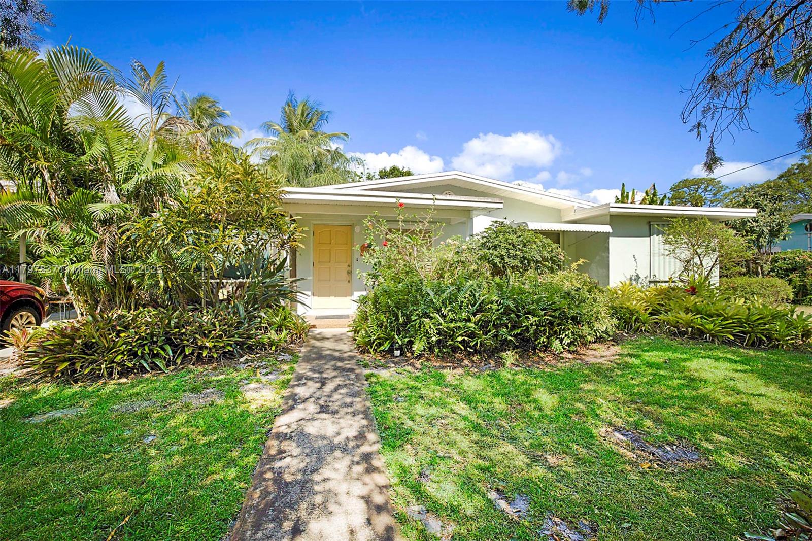 602 S Caloosahatchee Ave Jupiter, FL 33458