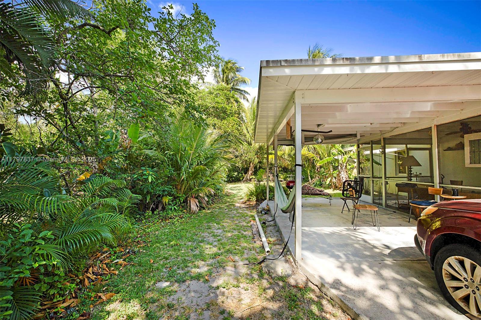 602 S Caloosahatchee Ave Jupiter, FL 33458