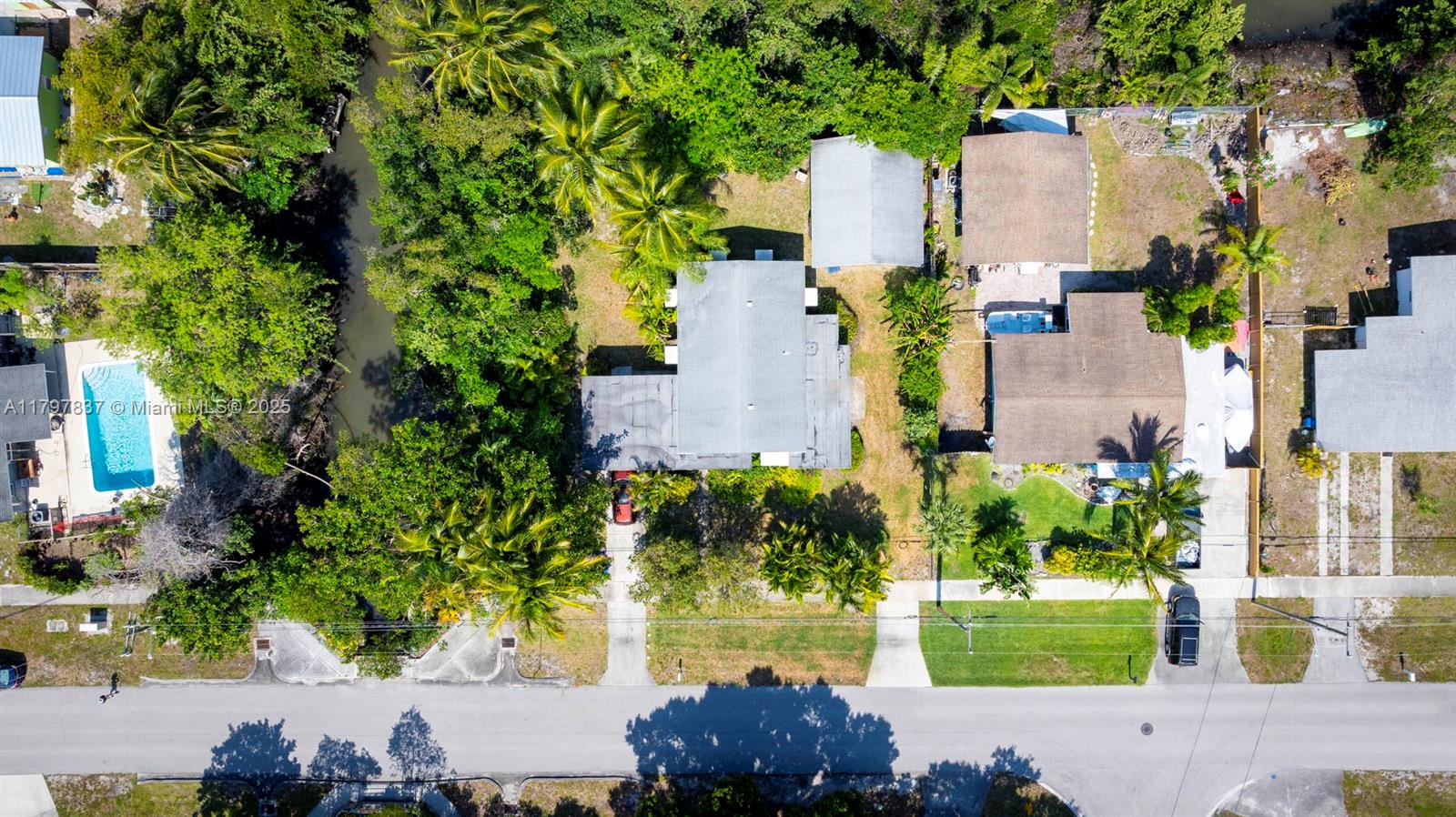 602 S Caloosahatchee Ave Jupiter, FL 33458